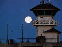 Full moon over HB Pier - Puzzle